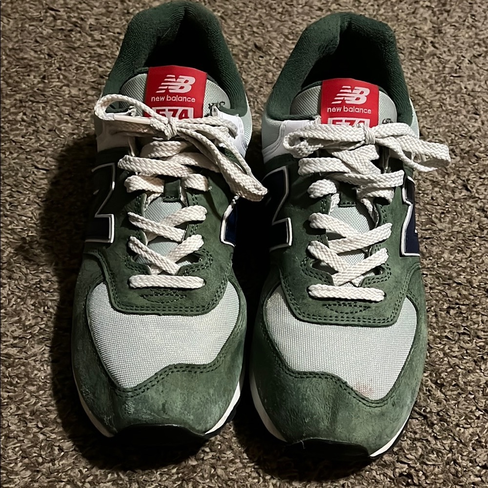 New Balance Green and White Sneakers with Classic Design